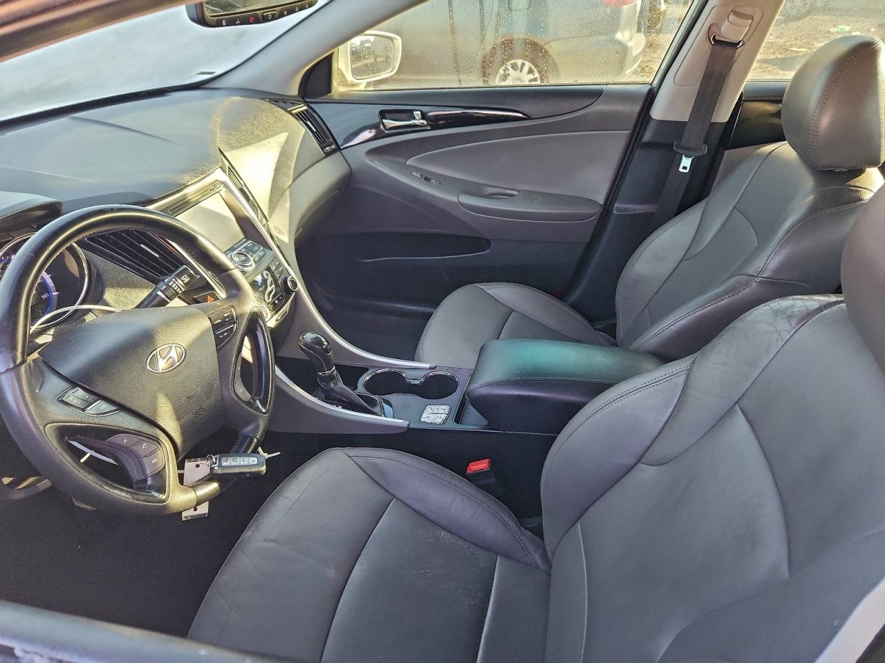 2013 HYUNDAI SONATA SE photo 7