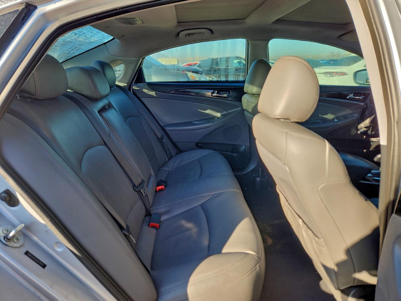 2013 HYUNDAI SONATA SE photo 10