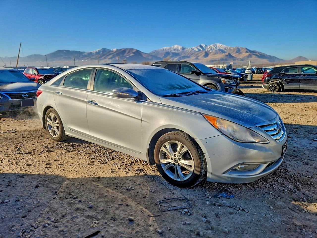 2013 HYUNDAI SONATA SE photo 4