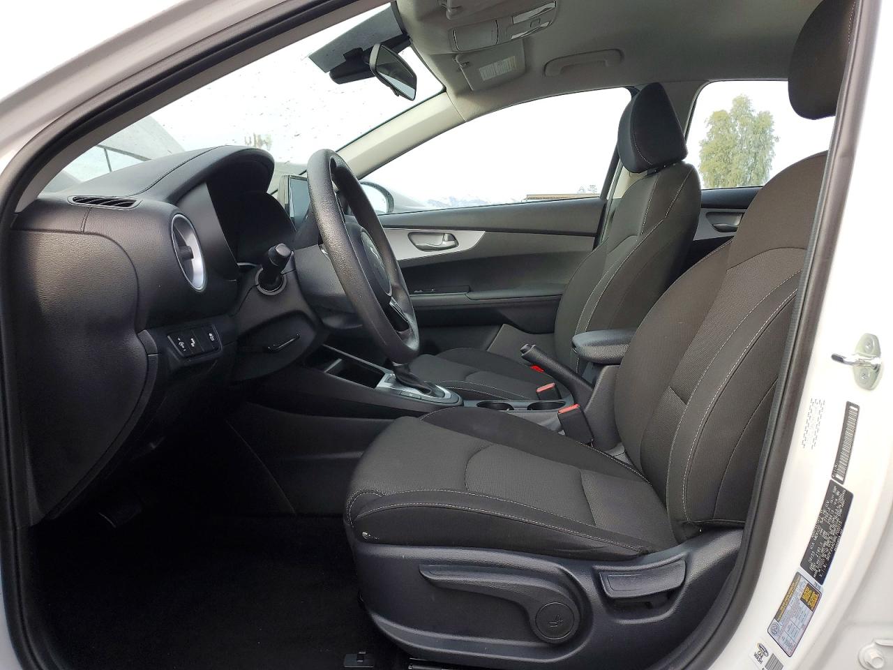 2024 KIA FORTE LX photo 7