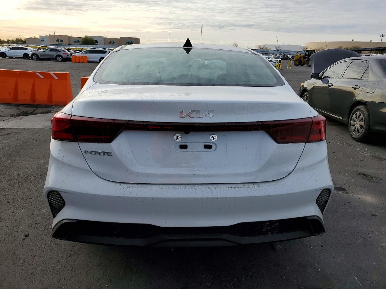 2024 KIA FORTE LX photo 6