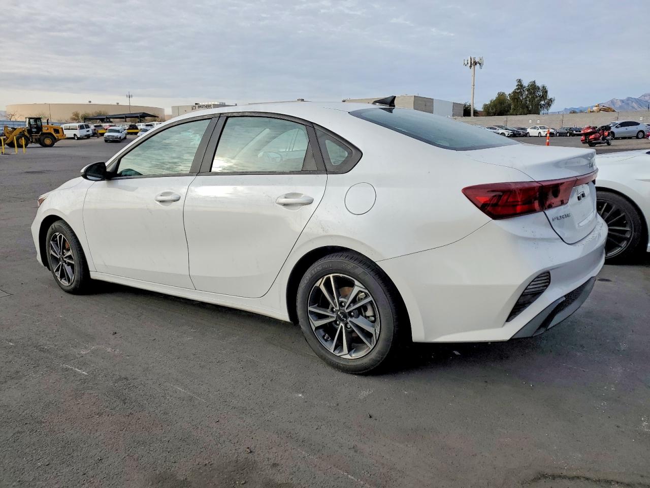 2024 KIA FORTE LX photo 2