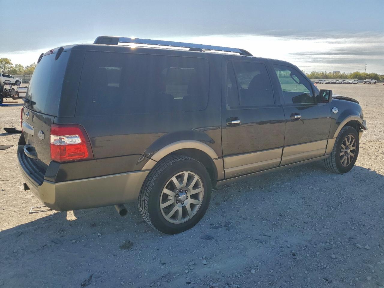 2013 FORD EXPEDITION EL XLT photo 3