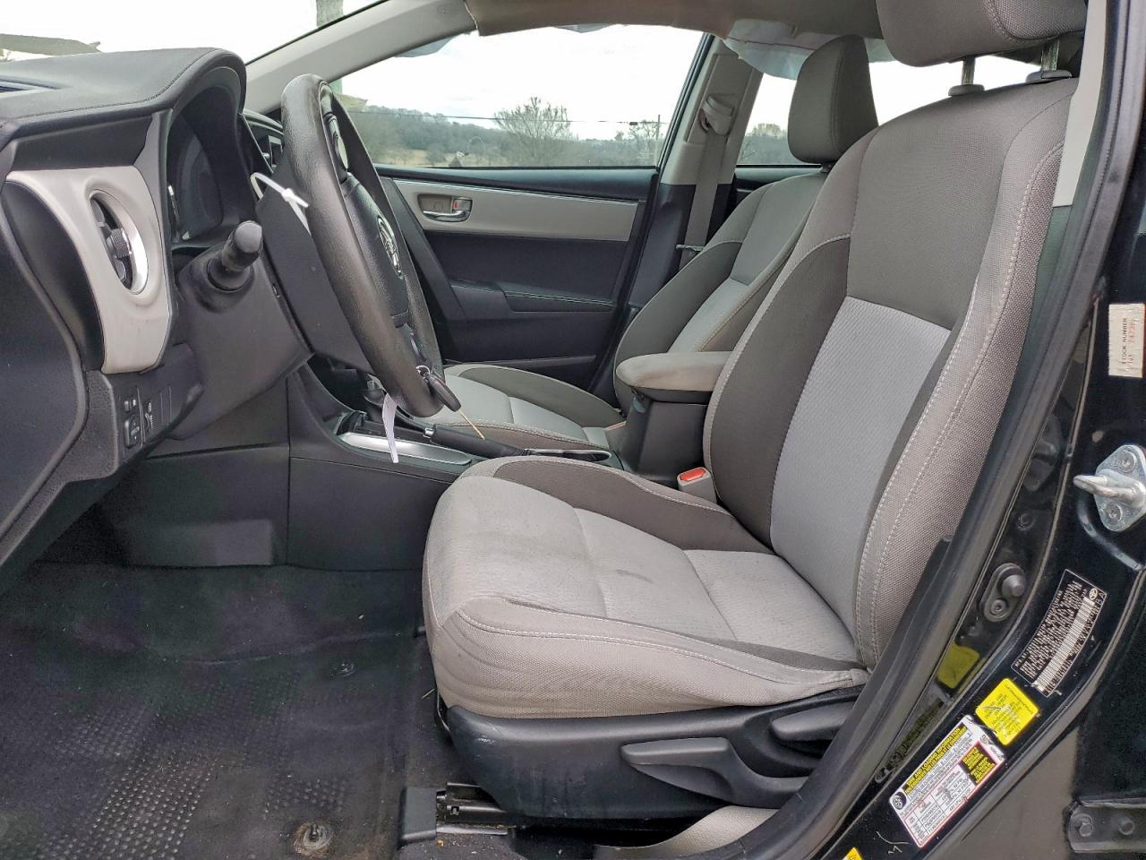 2017 TOYOTA COROLLA L photo 7