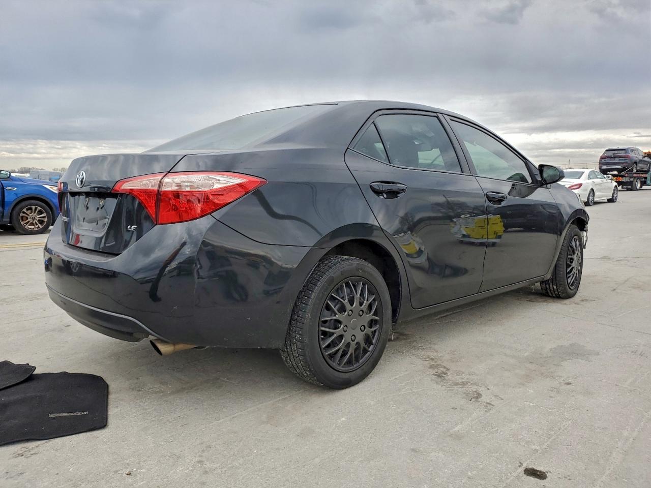 2017 TOYOTA COROLLA L photo 3