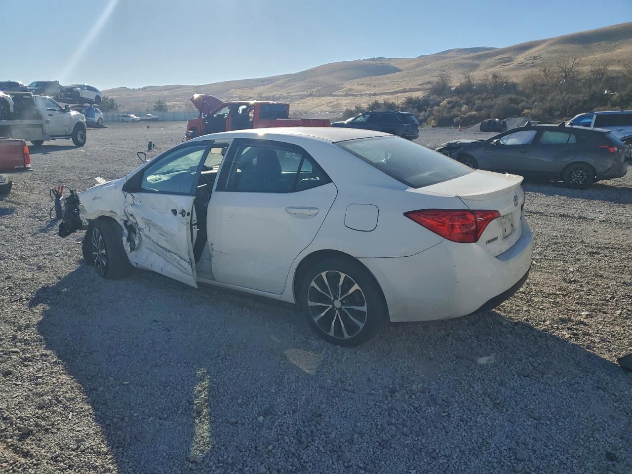 2017 TOYOTA COROLLA L photo 2