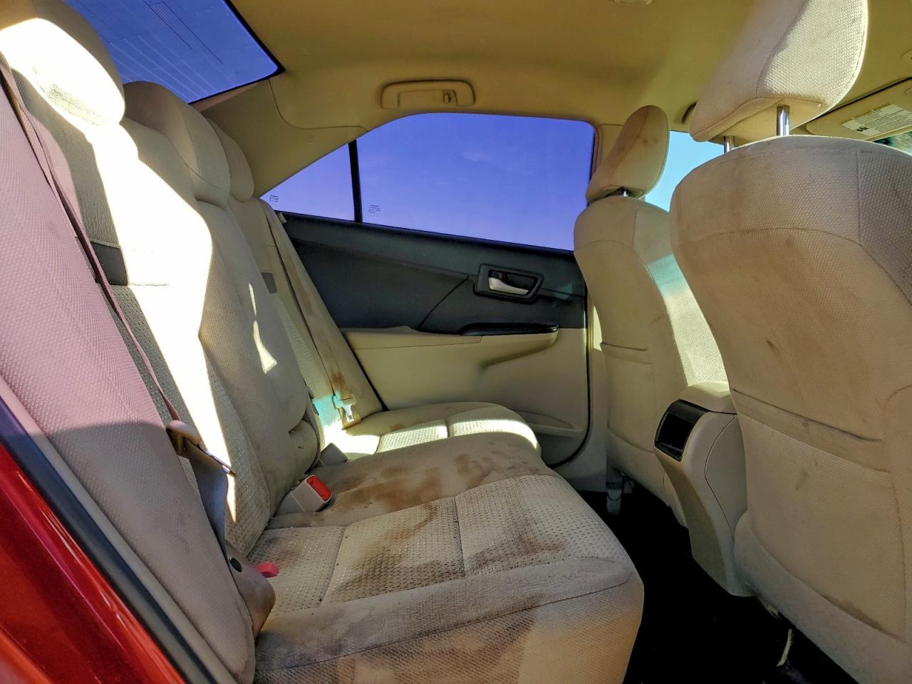 2014 TOYOTA CAMRY LE photo 10