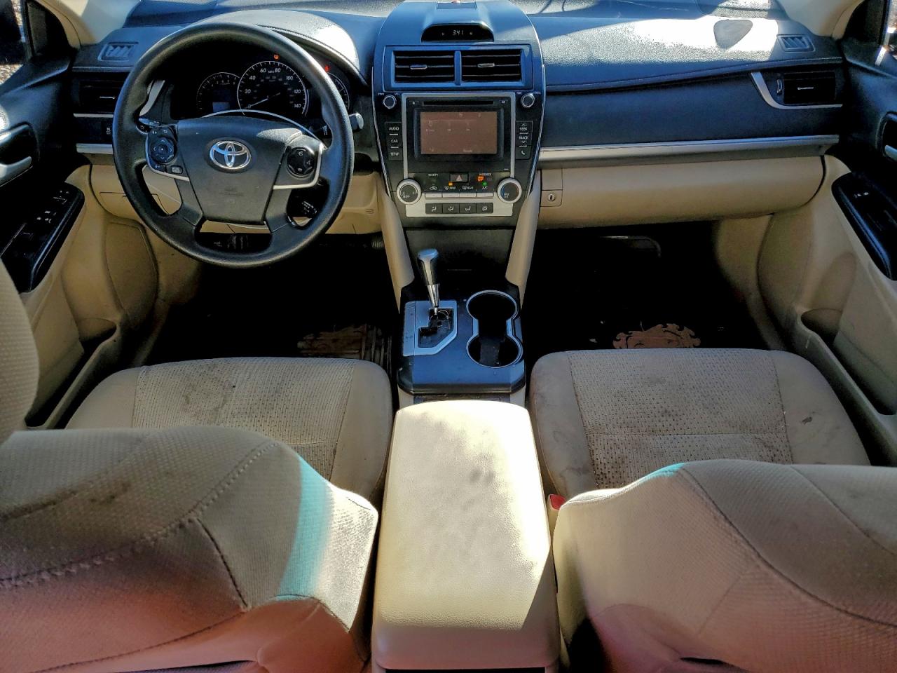 2014 TOYOTA CAMRY LE photo 8