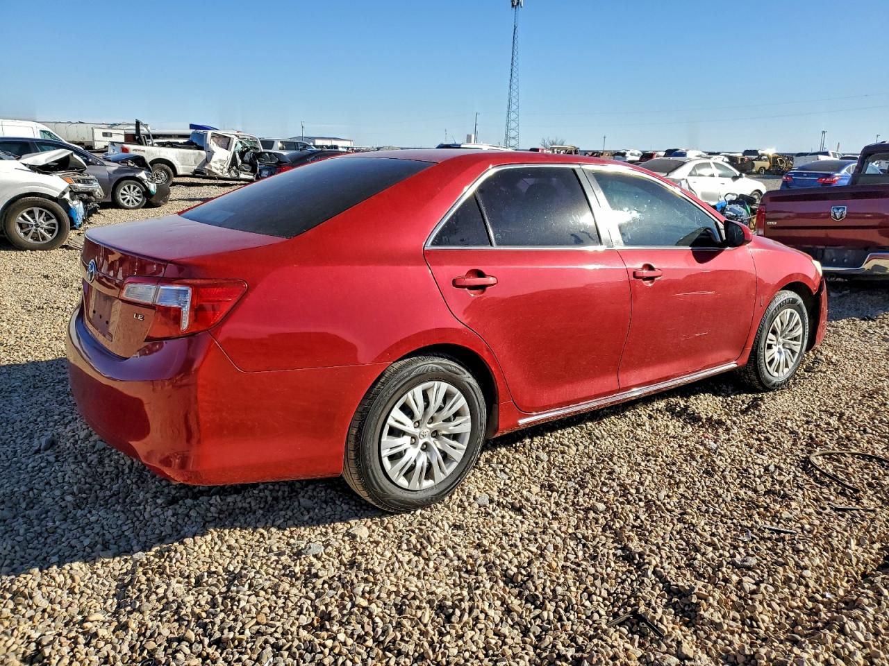 2014 TOYOTA CAMRY LE photo 3
