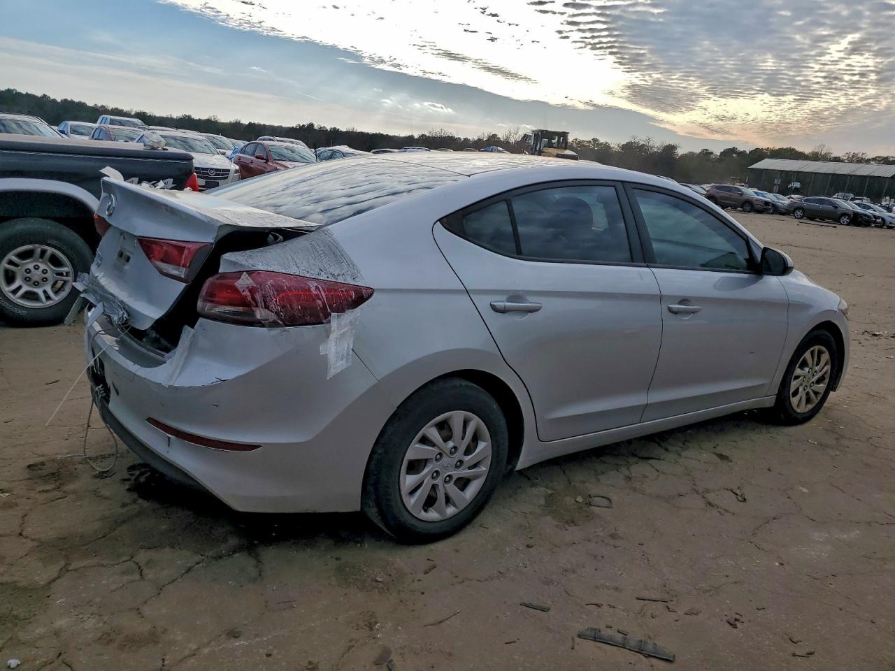 2018 HYUNDAI ELANTRA SE photo 3