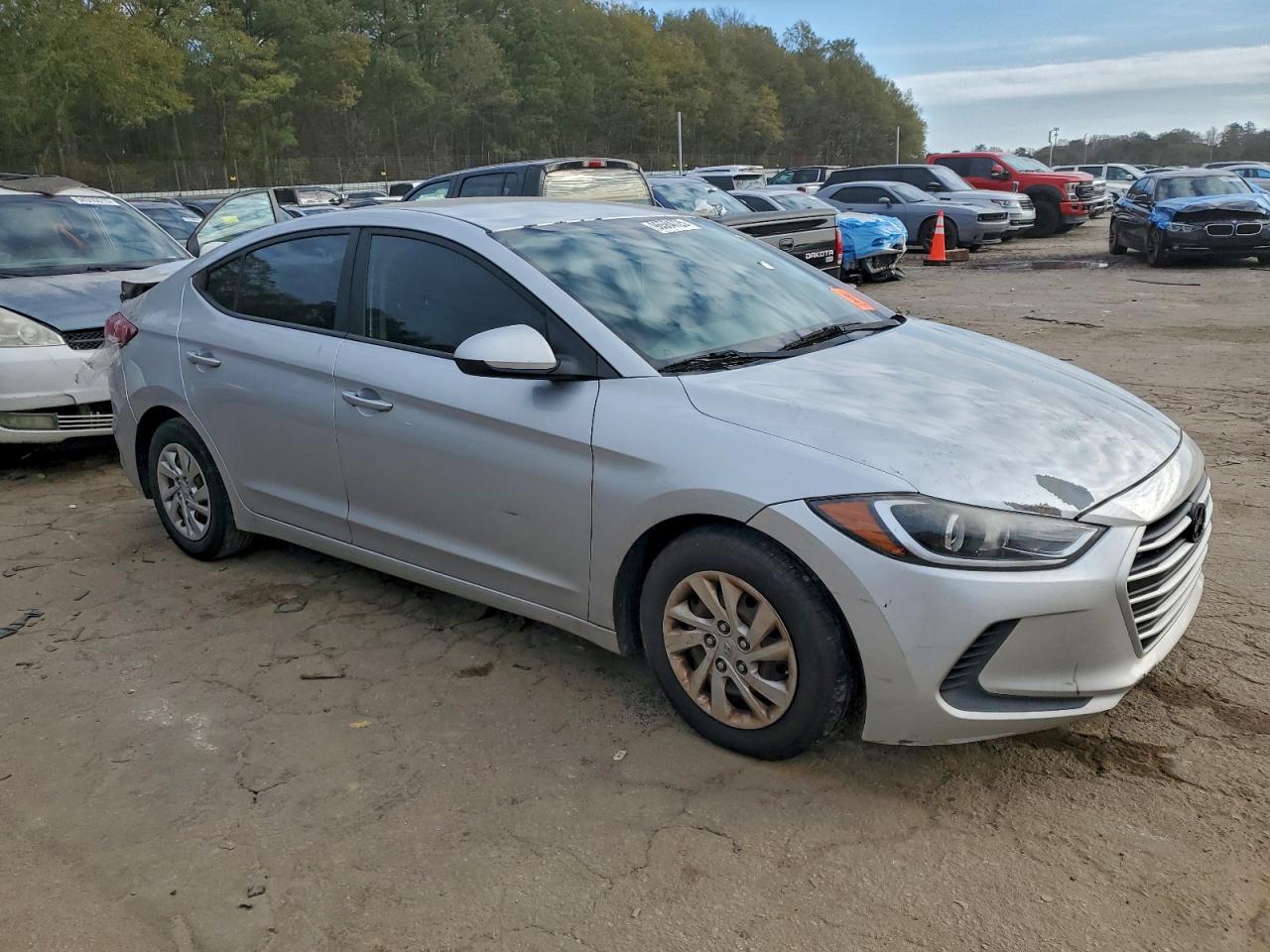 2018 HYUNDAI ELANTRA SE photo 4