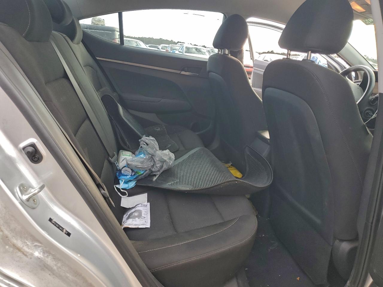 2018 HYUNDAI ELANTRA SE photo 10