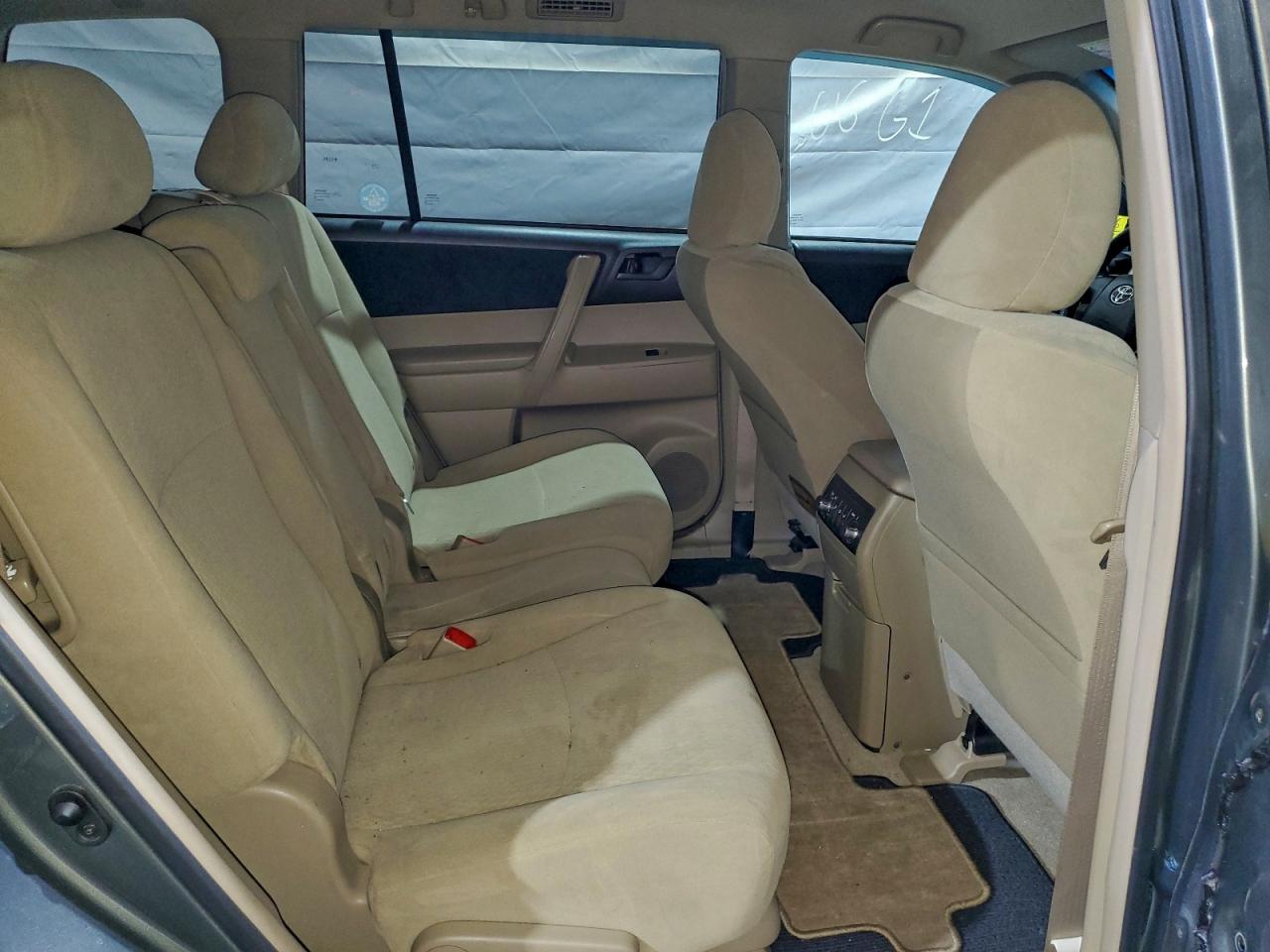 2010 TOYOTA HIGHLANDER photo 11
