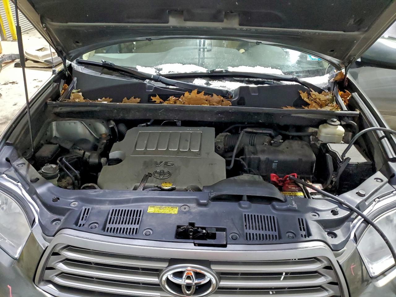 2010 TOYOTA HIGHLANDER photo 12