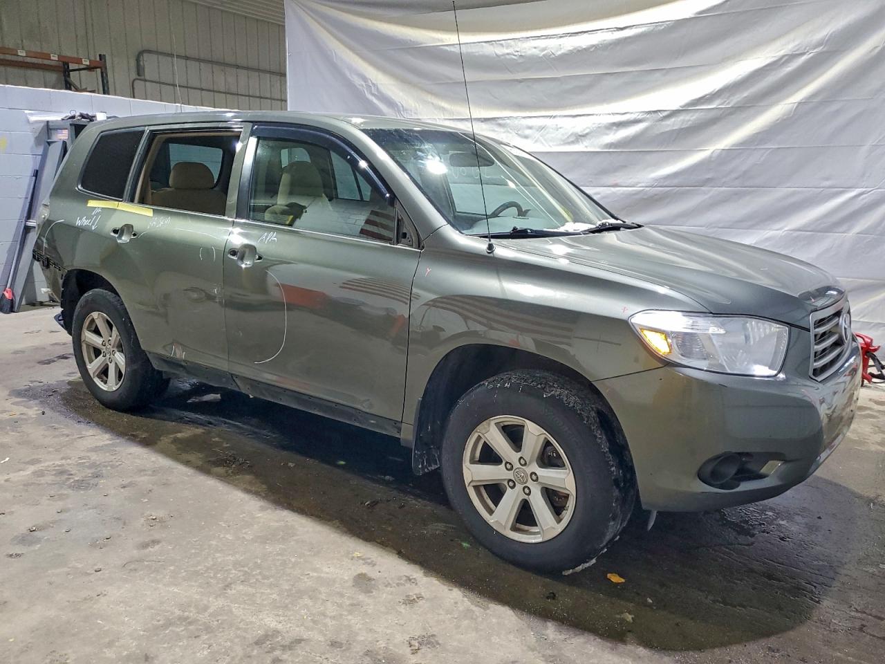 2010 TOYOTA HIGHLANDER photo 4
