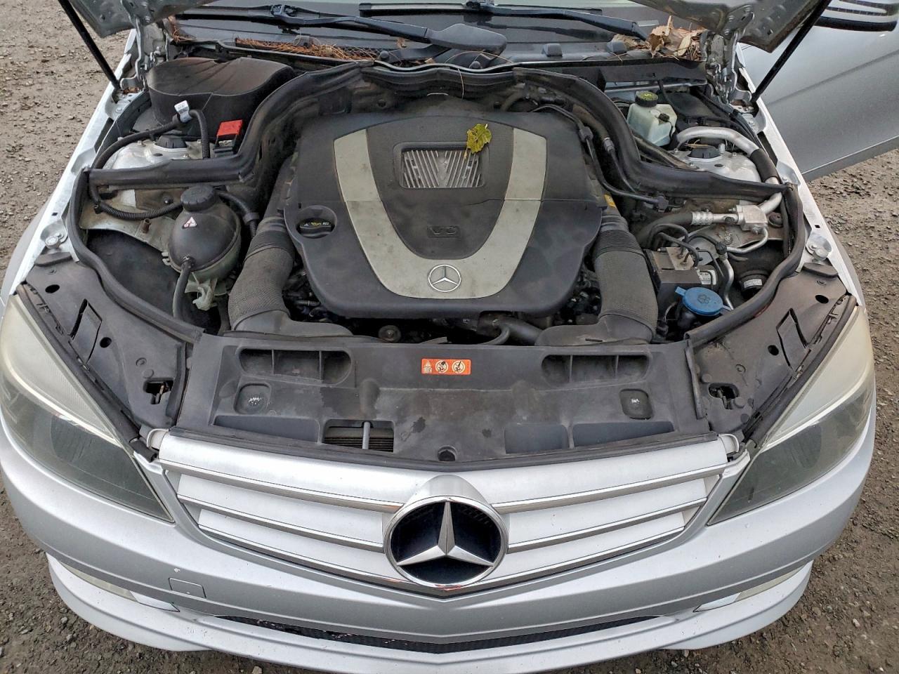 2011 MERCEDES-BENZ C 300 photo 11