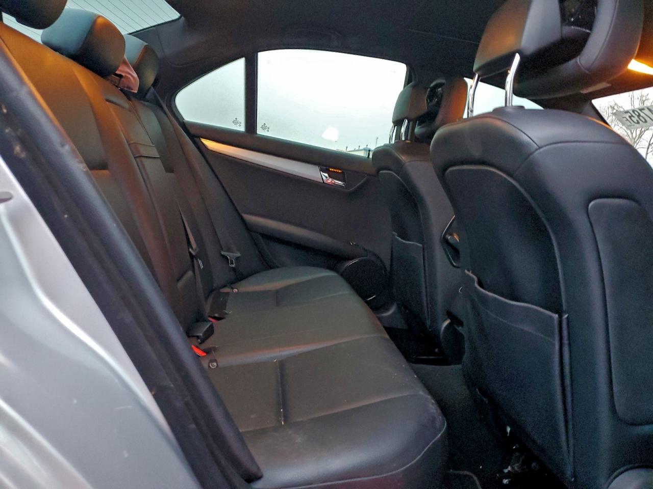 2011 MERCEDES-BENZ C 300 photo 10