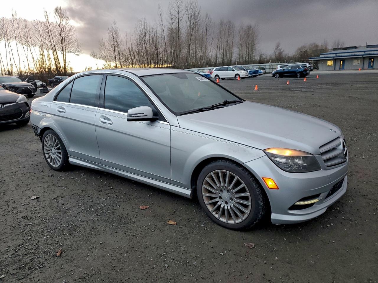 2011 MERCEDES-BENZ C 300 photo 4