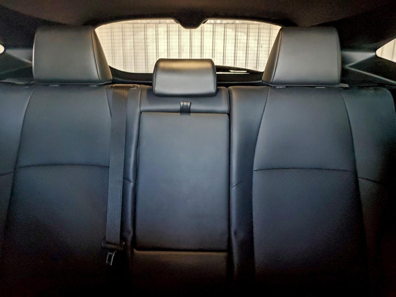 2021 TOYOTA VENZA LE photo 10