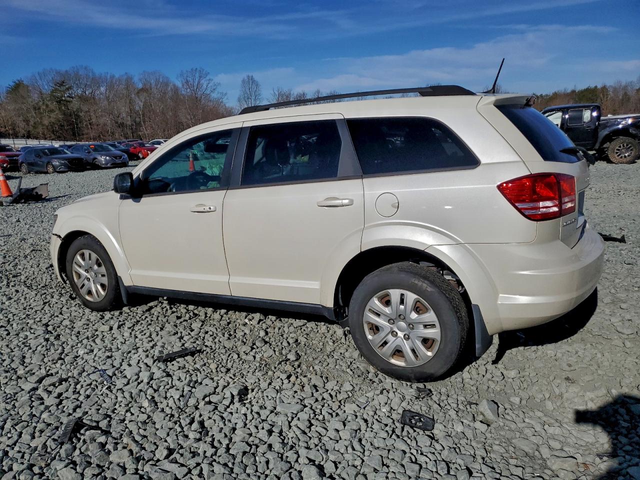 2018 DODGE JOURNEY SE photo 2