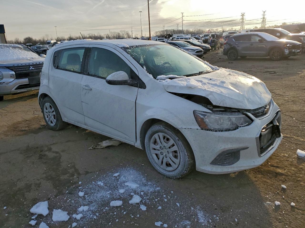 2017 CHEVROLET SONIC photo 4