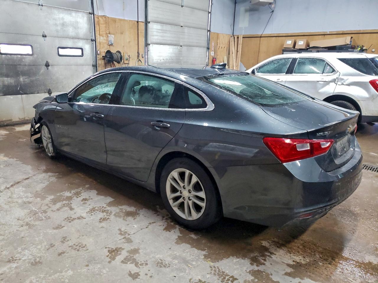 2018 CHEVROLET MALIBU LT photo 2