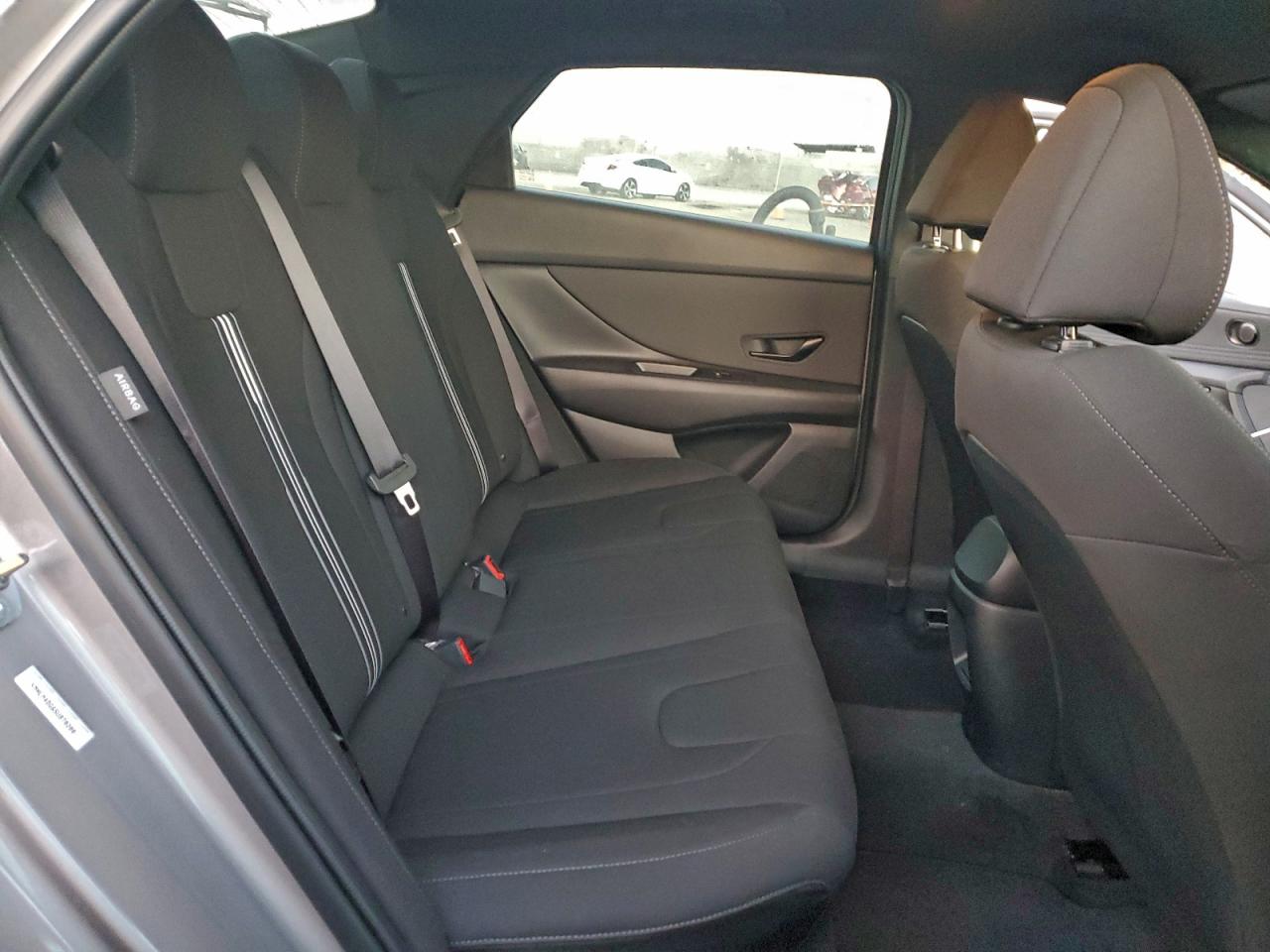 2025 HYUNDAI ELANTRA SEL SPORT photo 10