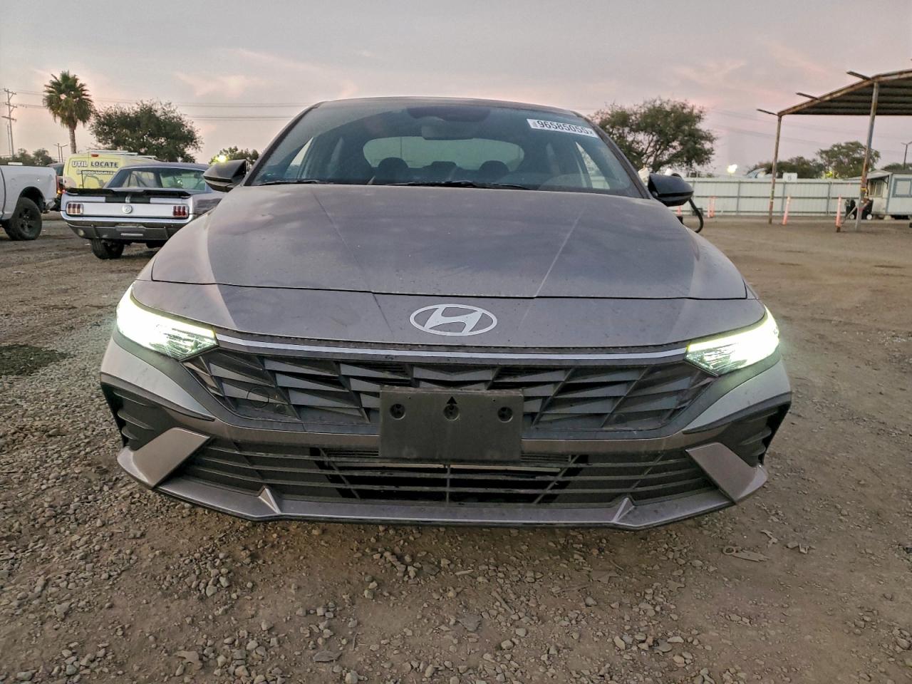 2025 HYUNDAI ELANTRA SEL SPORT photo 5