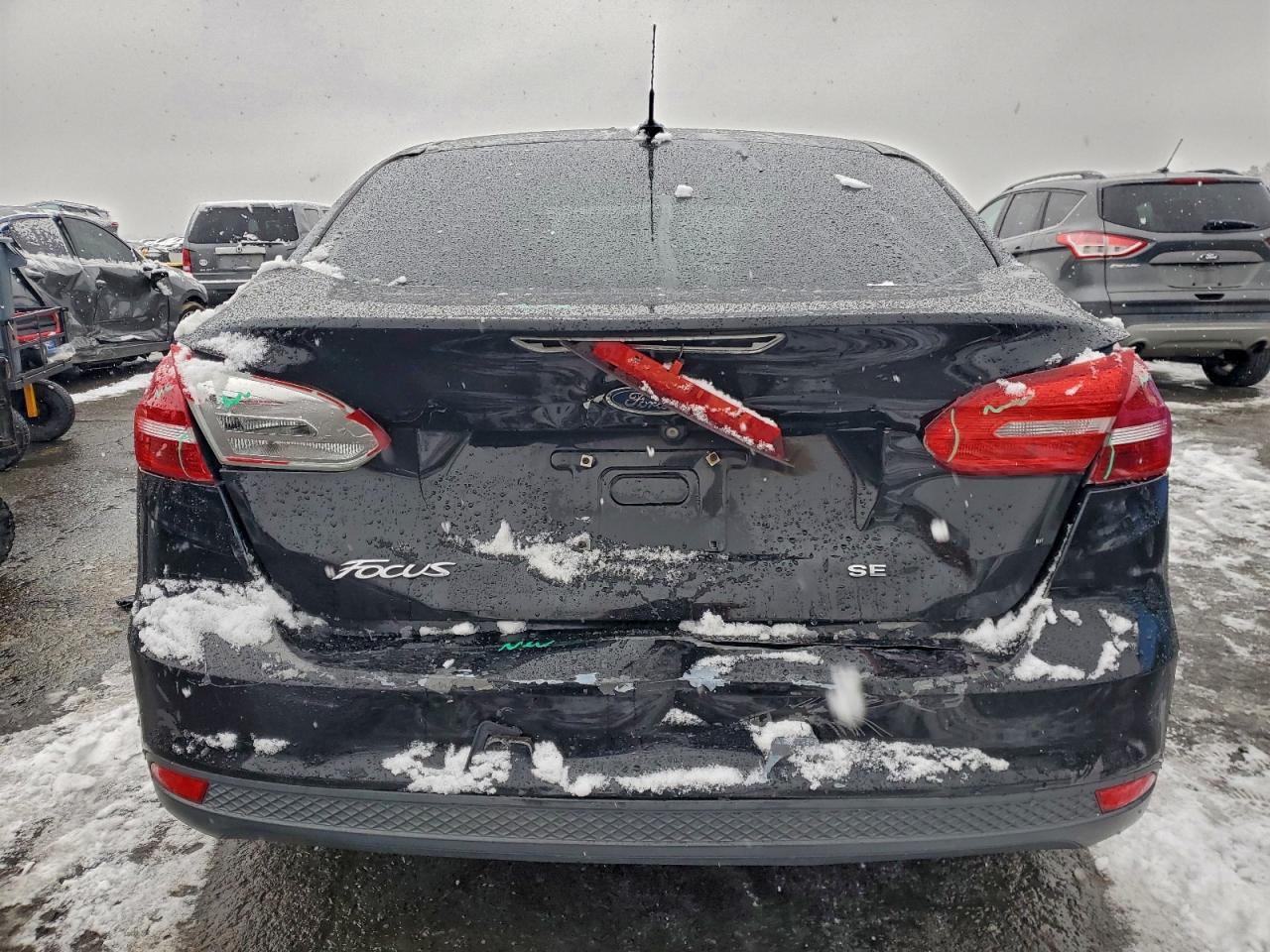 2017 FORD FOCUS SE photo 6
