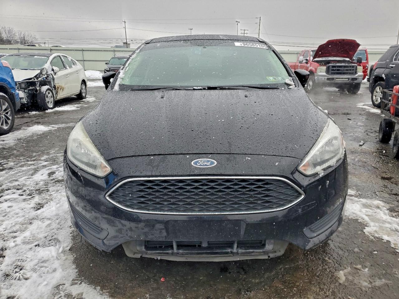 2017 FORD FOCUS SE photo 5