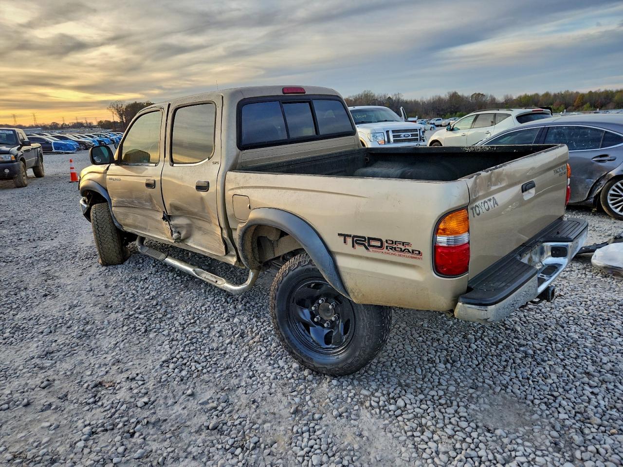 2004 TOYOTA TACOMA DOUBLE CAB photo 2