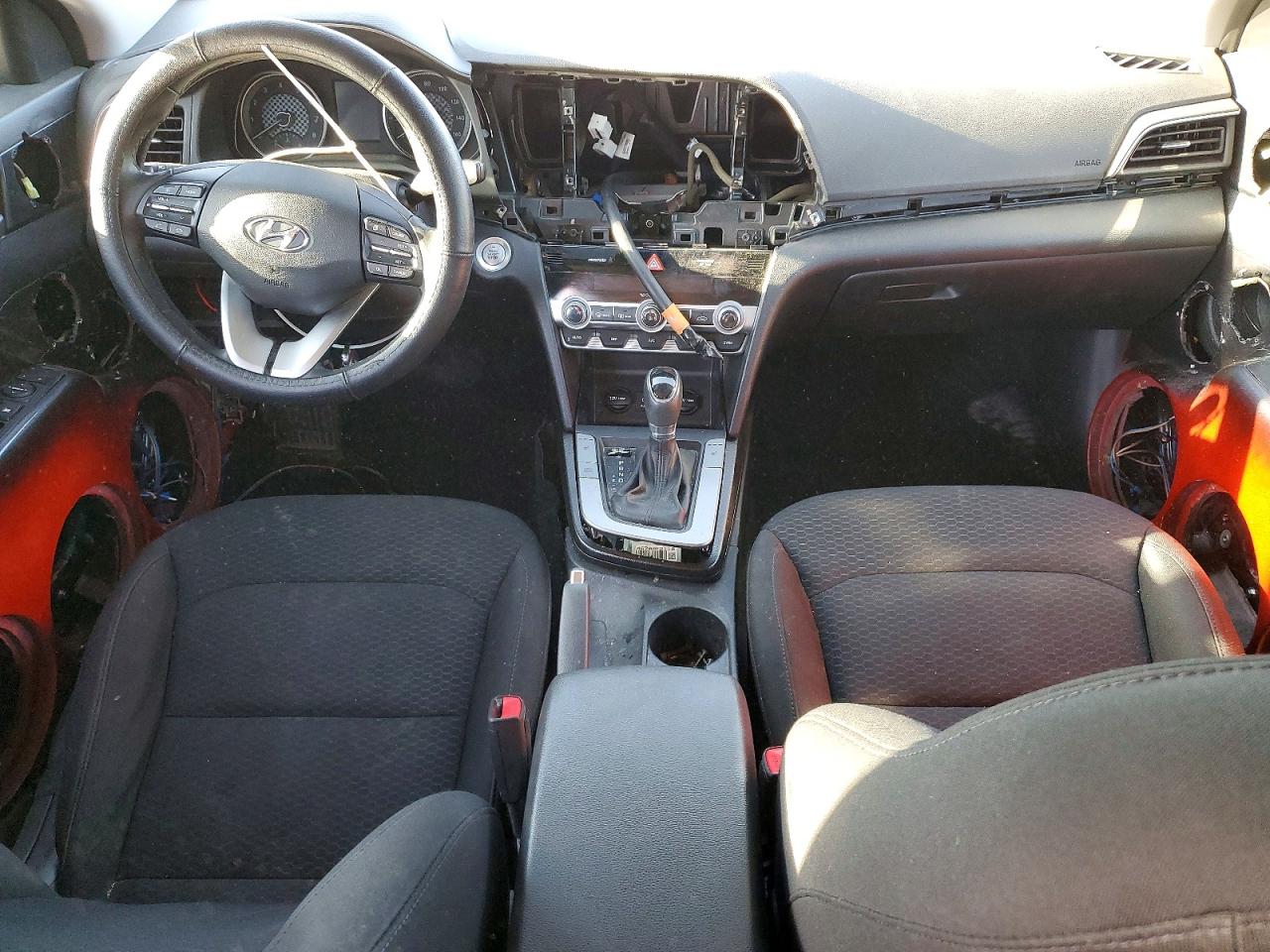 2019 HYUNDAI ELANTRA SEL photo 8