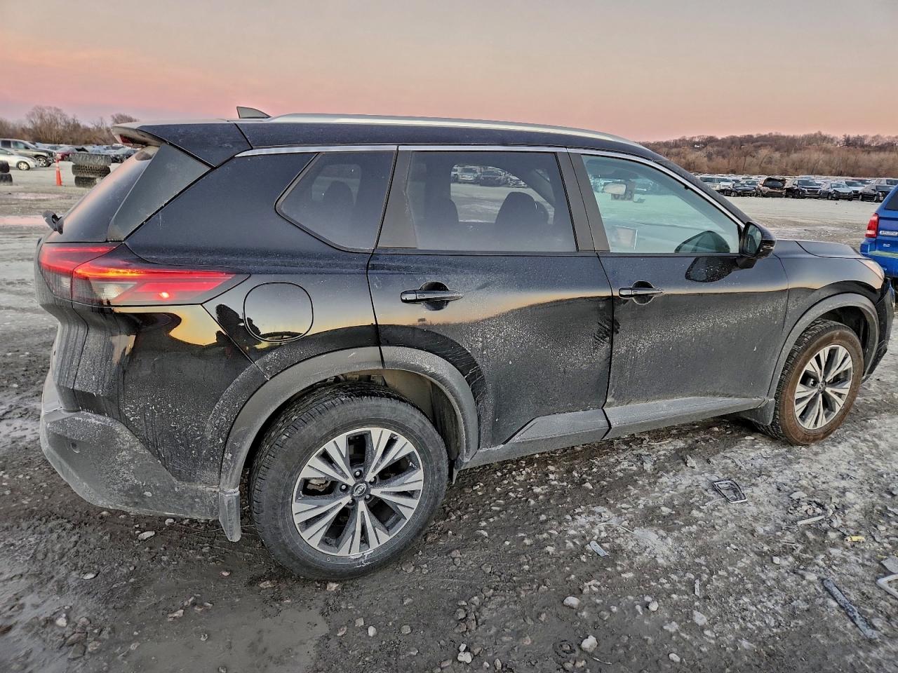 2023 NISSAN ROGUE SV photo 3