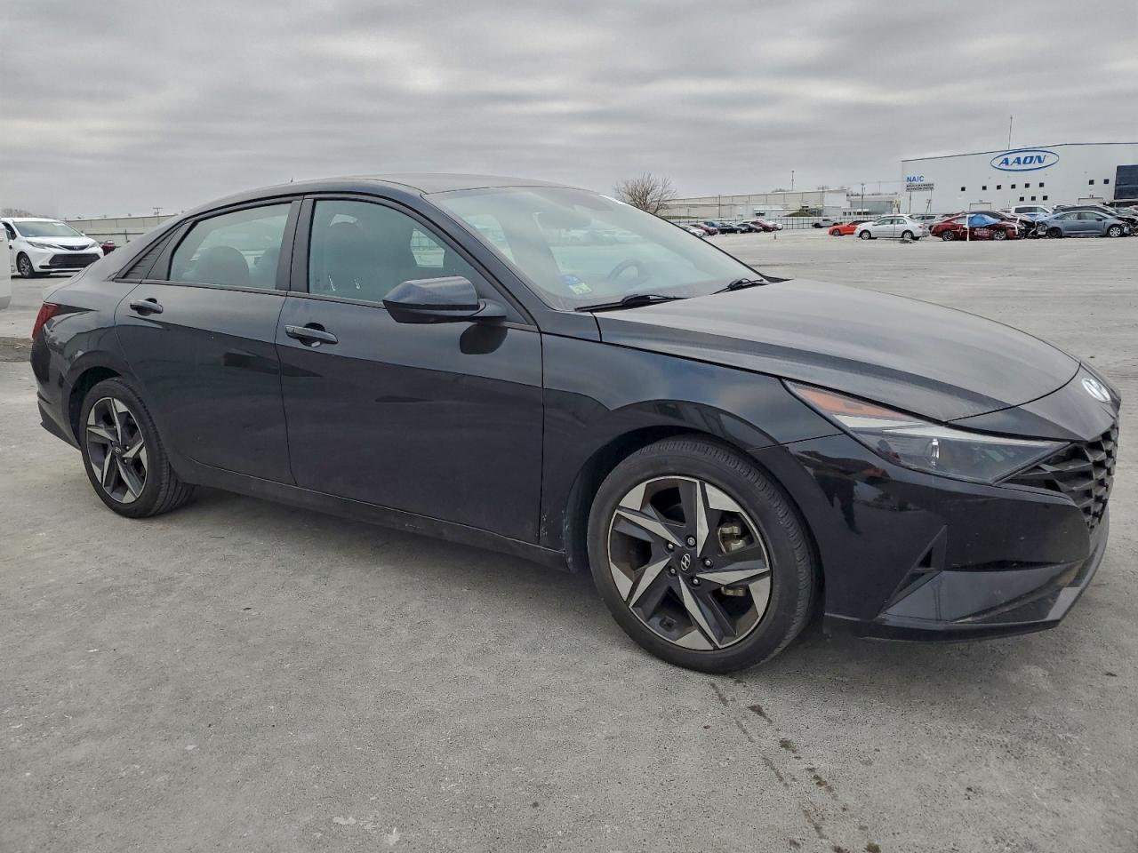 2023 HYUNDAI ELANTRA SEL photo 4