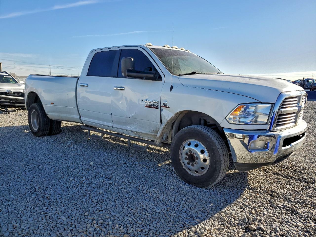 2018 RAM 3500 SLT photo 4