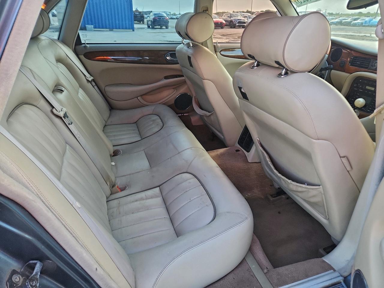 2001 JAGUAR XJ8 photo 10