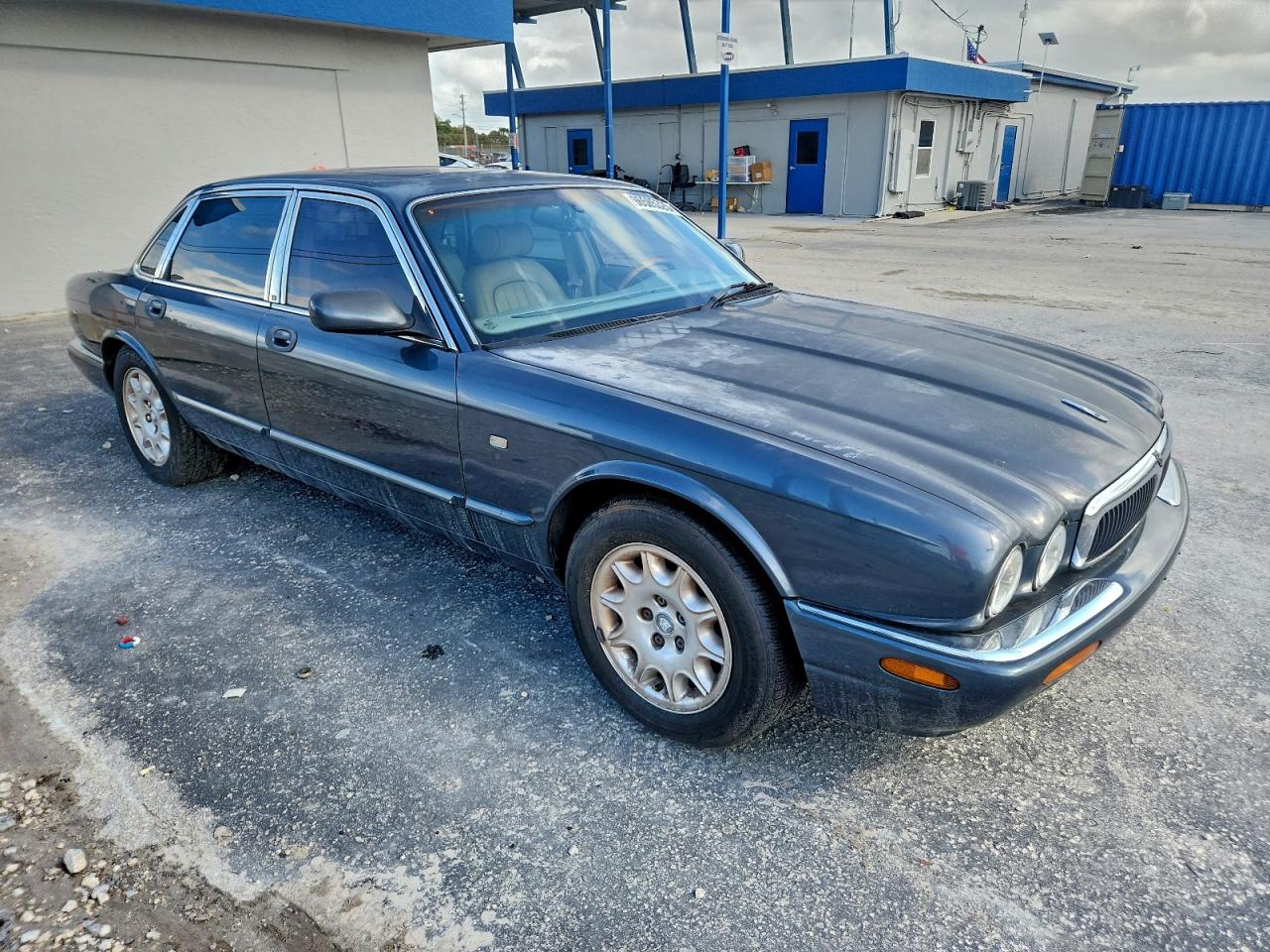 2001 JAGUAR XJ8 photo 4