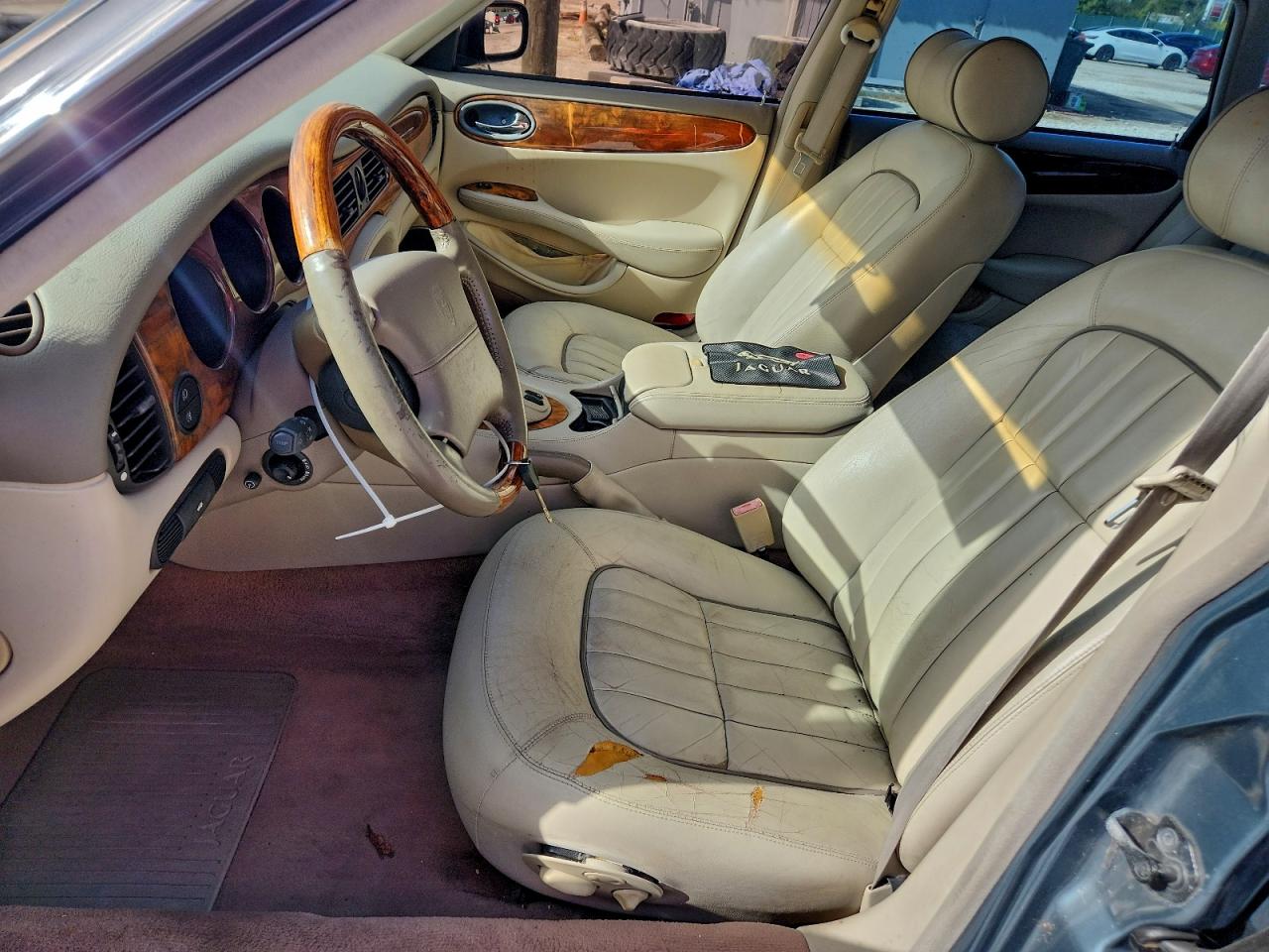 2001 JAGUAR XJ8 photo 7