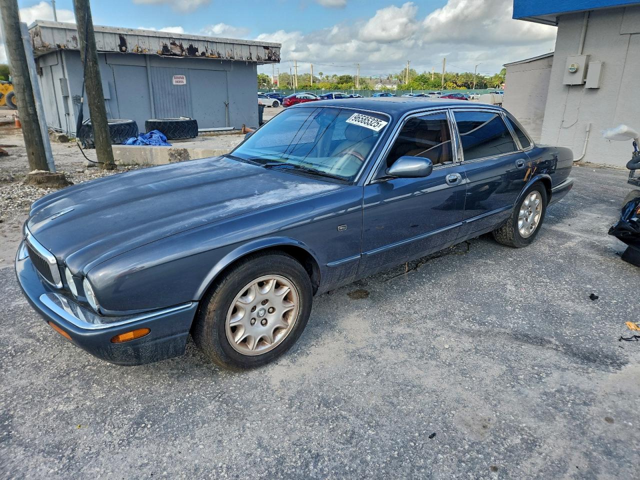 2001 JAGUAR XJ8