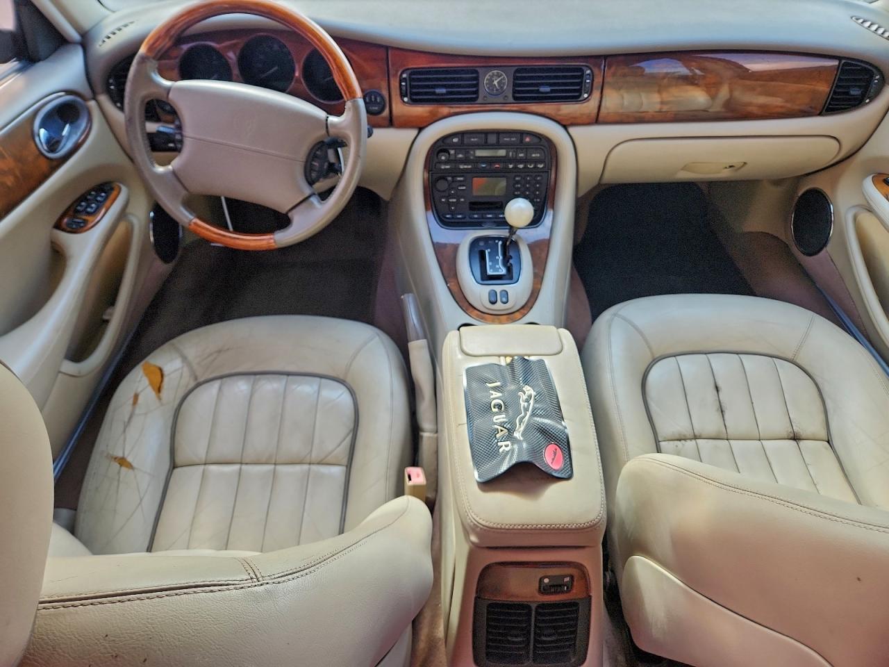 2001 JAGUAR XJ8 photo 8