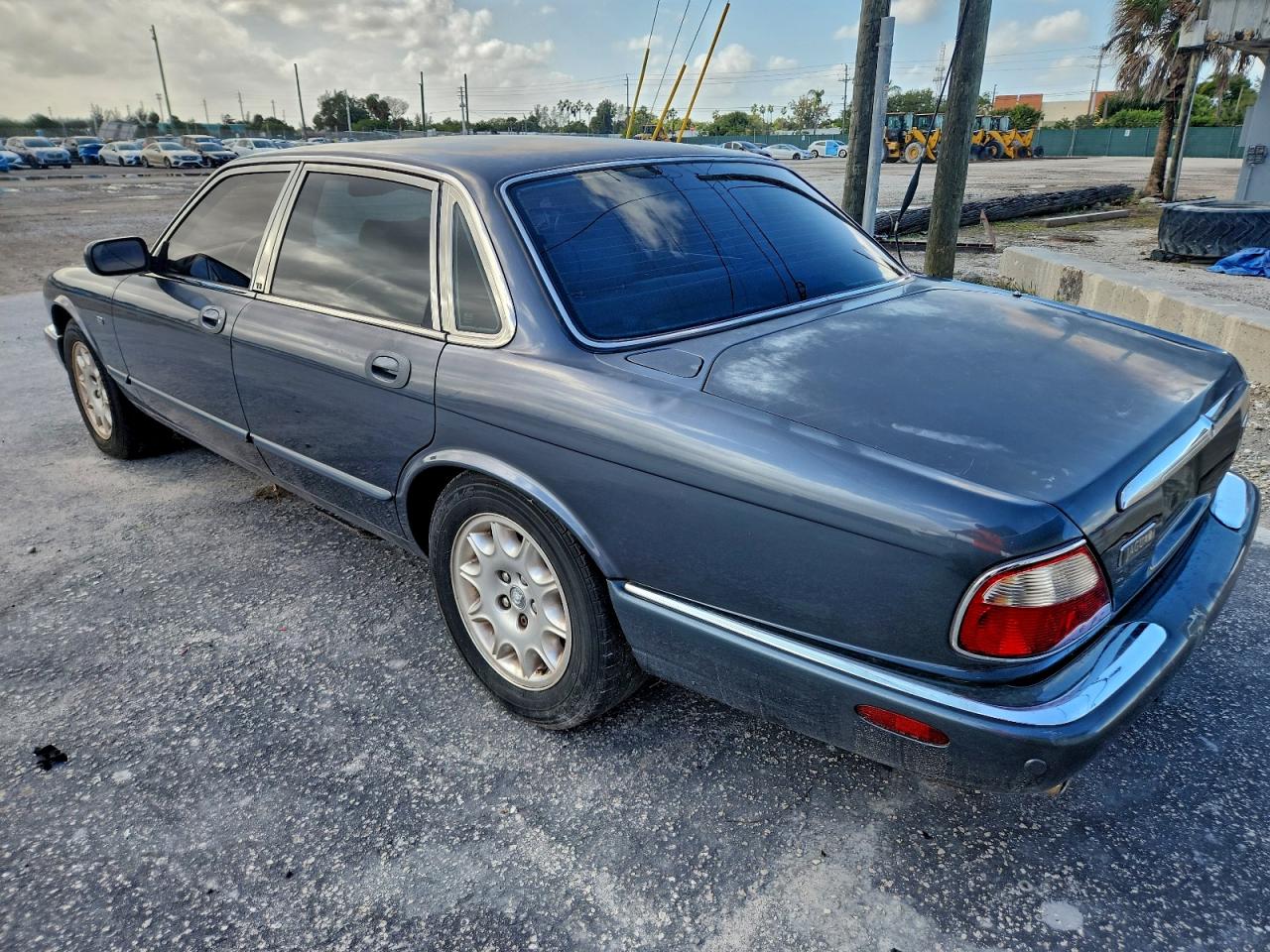 2001 JAGUAR XJ8 photo 2