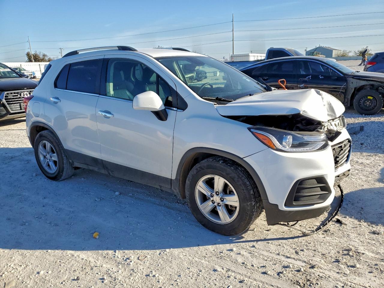 2017 CHEVROLET TRAX 1LT photo 4