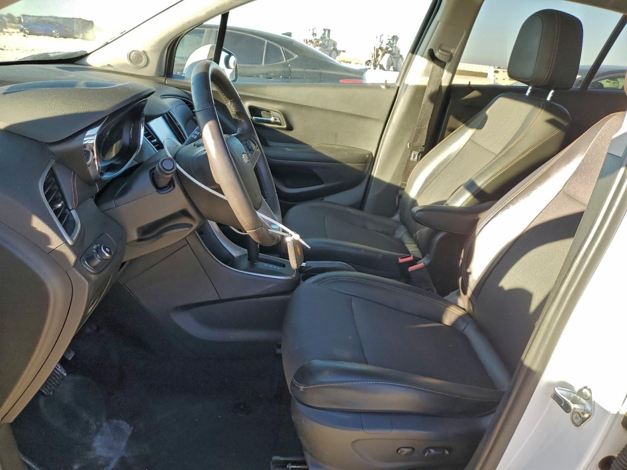 2017 CHEVROLET TRAX 1LT photo 7