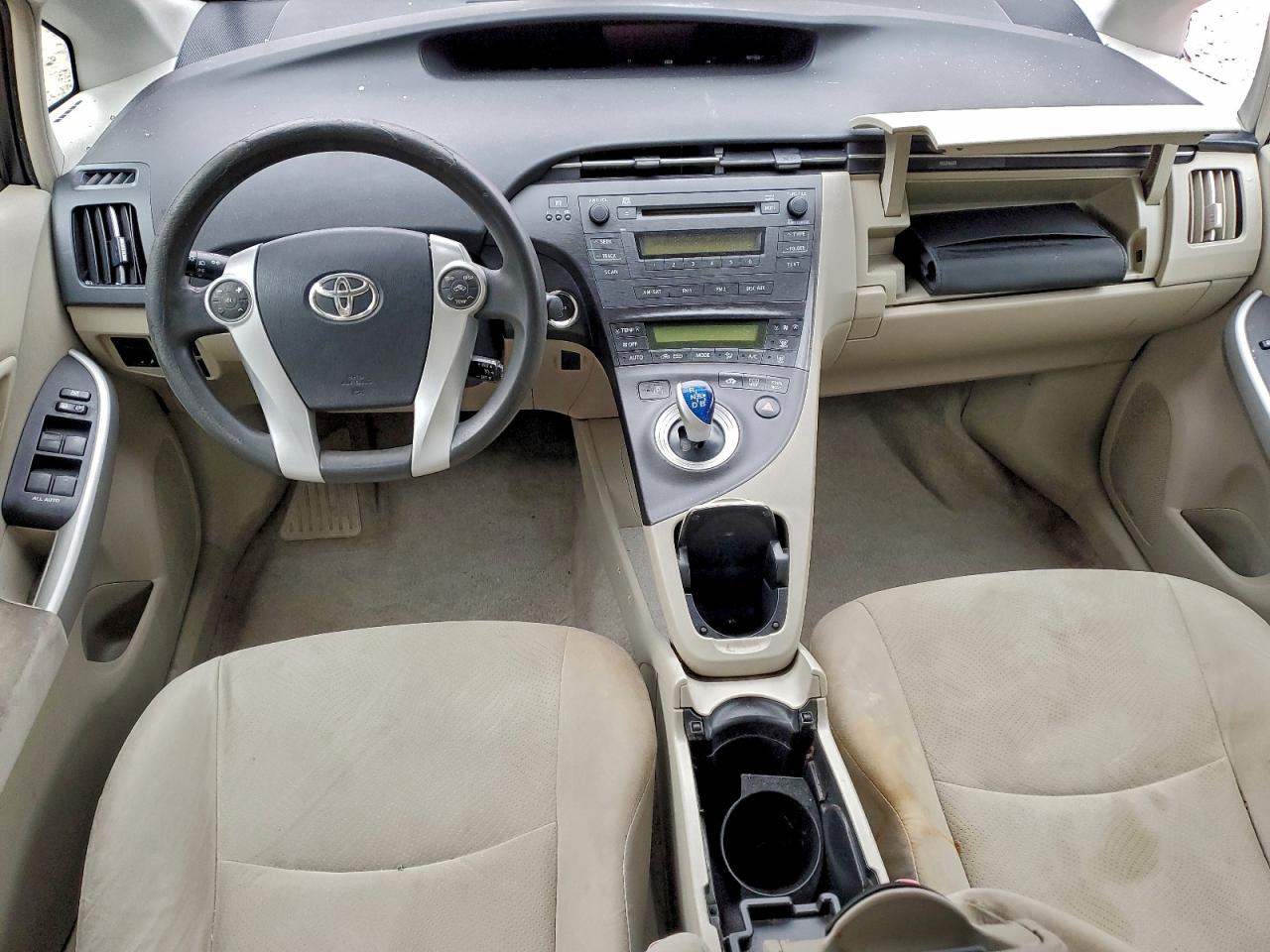 2011 TOYOTA PRIUS photo 8