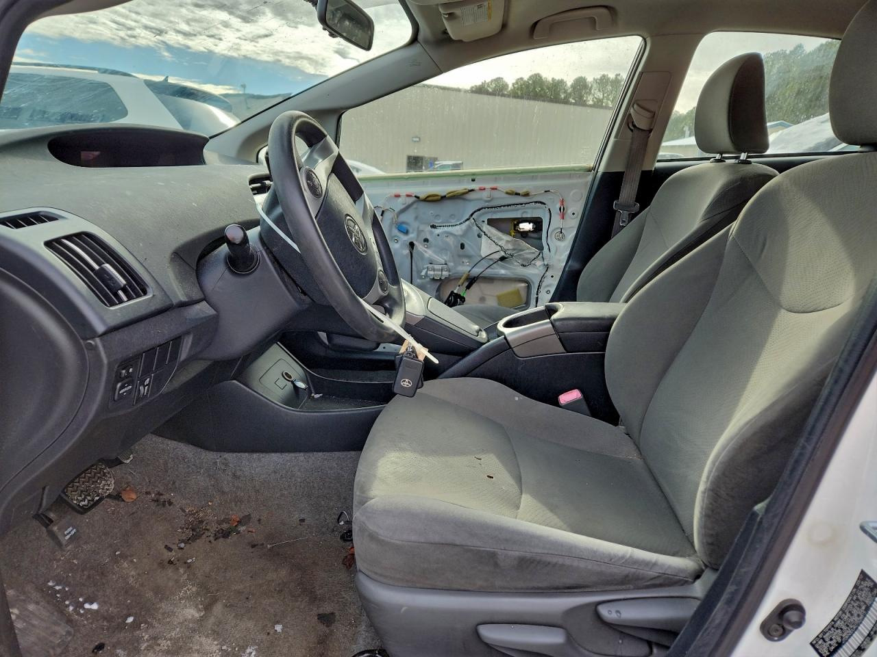 2012 TOYOTA PRIUS photo 7