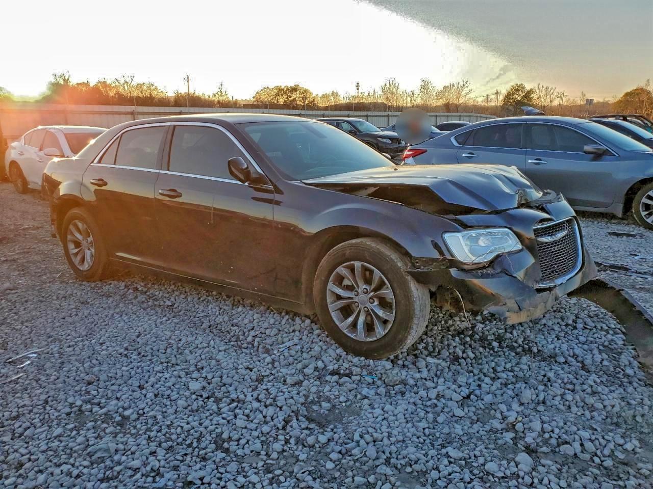 2019 CHRYSLER 300 TOURING photo 4