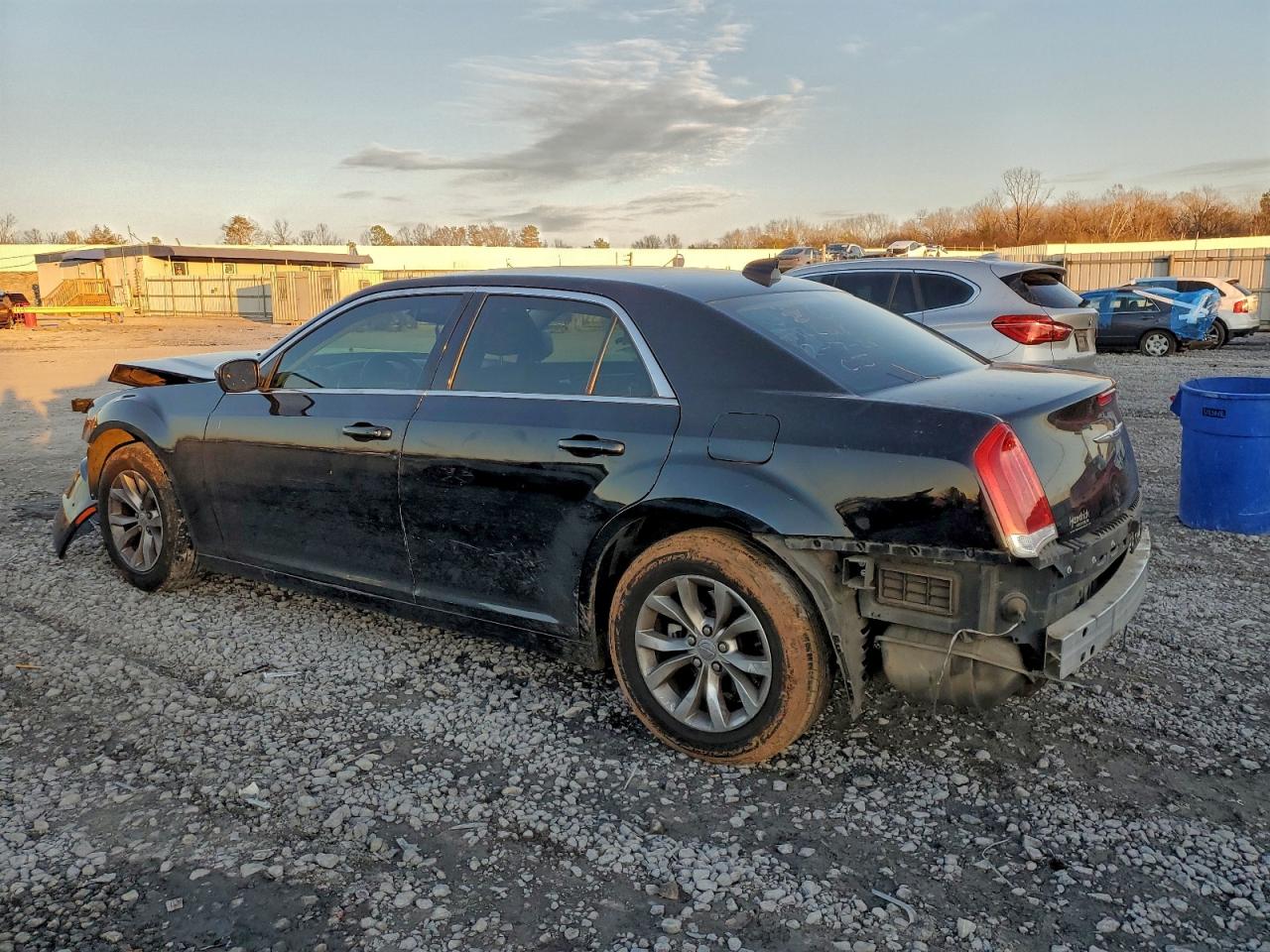 2019 CHRYSLER 300 TOURING photo 2