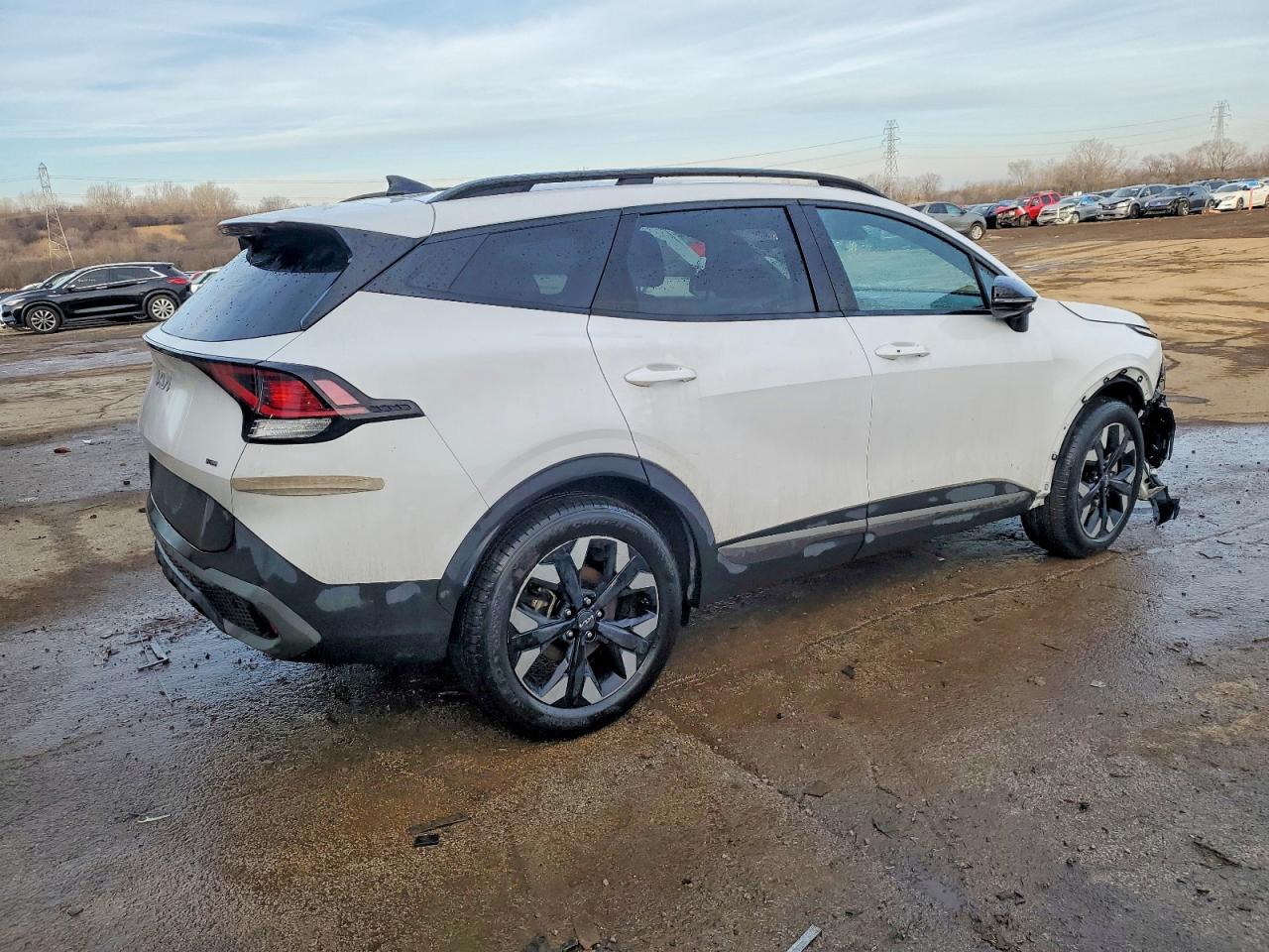 2023 KIA SPORTAGE X LINE photo 3