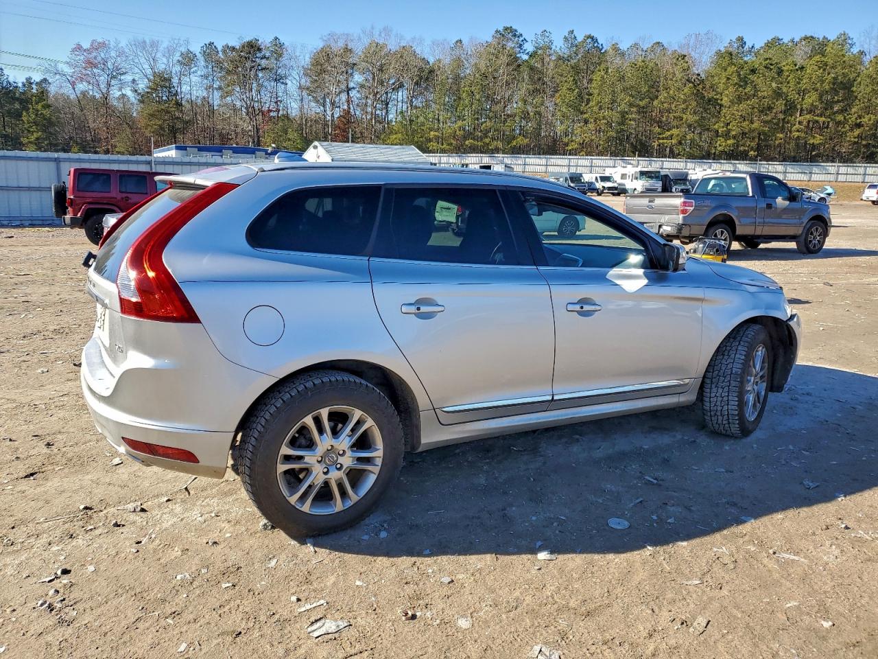2015 VOLVO XC60 T5 PREMIER photo 3