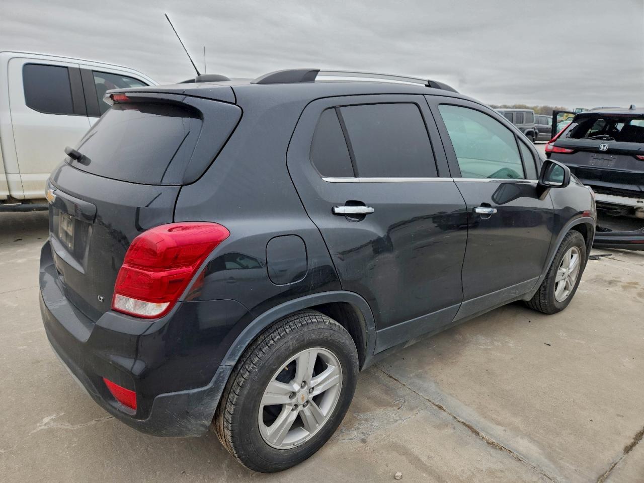 2019 CHEVROLET TRAX 1LT photo 3